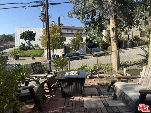 Los Angeles, CA 90027,1444 N Manzanita St