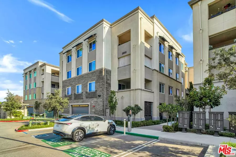 2850 Wagon Wheel Rd #401, Oxnard, CA 93036