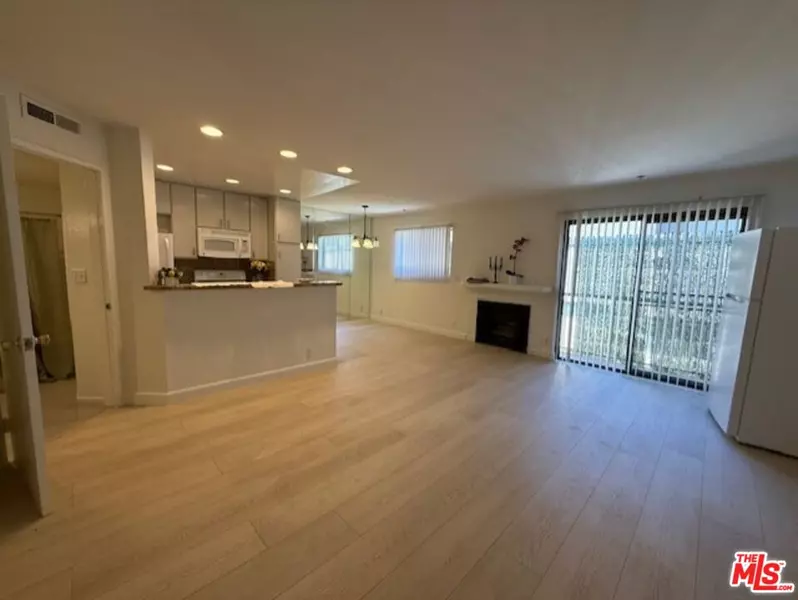 4322 Matilija Ave #7, Sherman Oaks, CA 91423