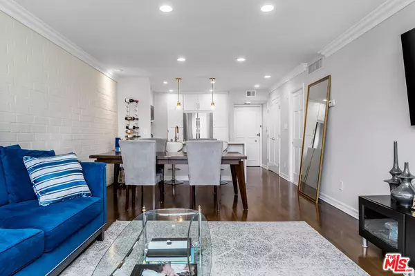 Los Angeles, CA 90049,11750 W Sunset Blvd #402