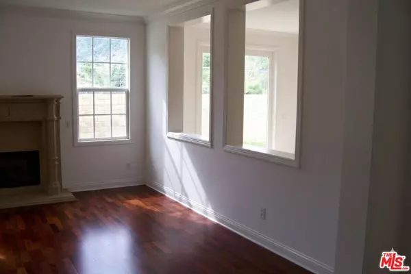 Agoura Hills, CA 91301,1952 Hazel Nut Ct