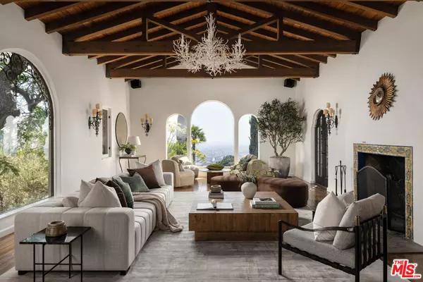 Los Angeles, CA 90068,2311 Alto Oak Dr