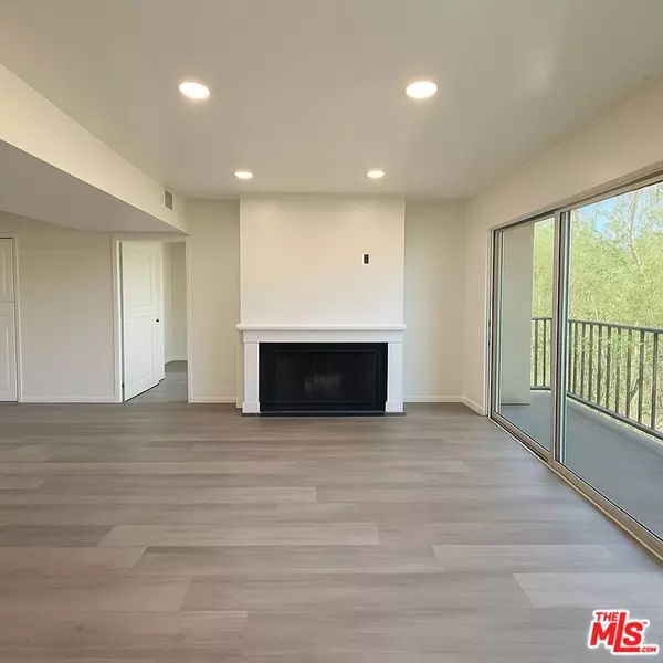14850 Hesby St #203, Sherman Oaks, CA 91403