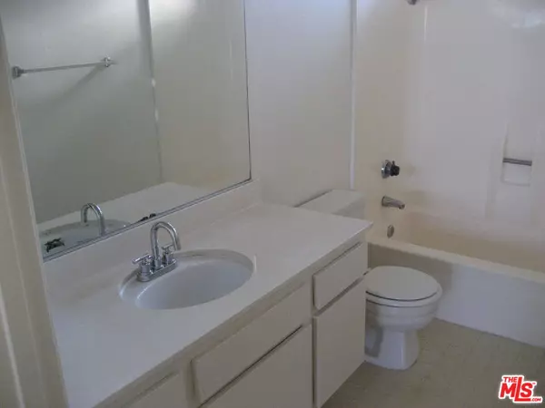 Chatsworth, CA 91311,10123 Hanna Ave