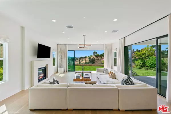 21316 Poema Pl, Chatsworth, CA 91311