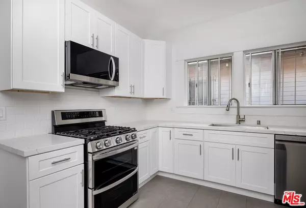 Los Angeles, CA 90007,1418 W Jefferson Blvd