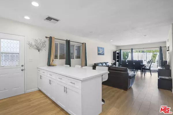 20243 Valerio St, Winnetka, CA 91306