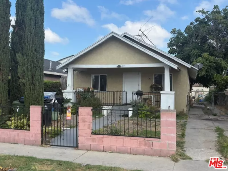 137 W 84th Pl, Los Angeles, CA 90003