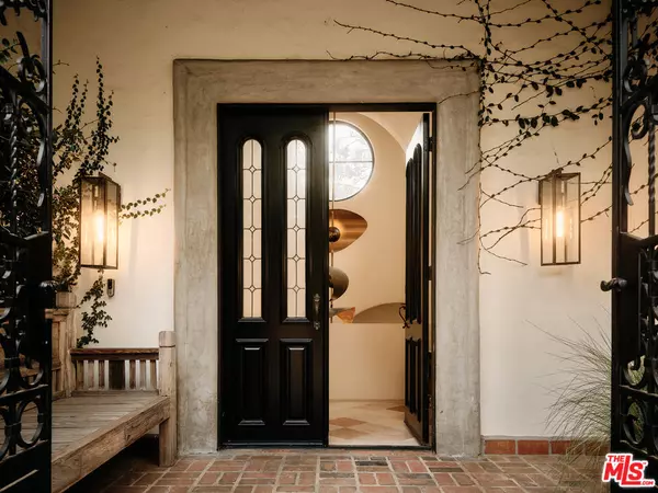 Los Angeles, CA 90046,2729 Nichols Canyon Rd