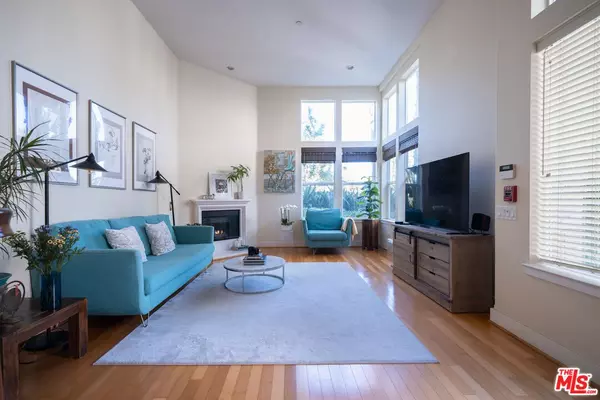 5700 Seawalk Dr #8, Los Angeles, CA 90094