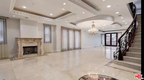 Beverly Hills, CA 90211,332 S Almont Dr