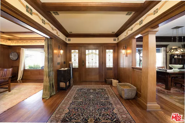 Los Angeles, CA 90004,111 S Van Ness Ave