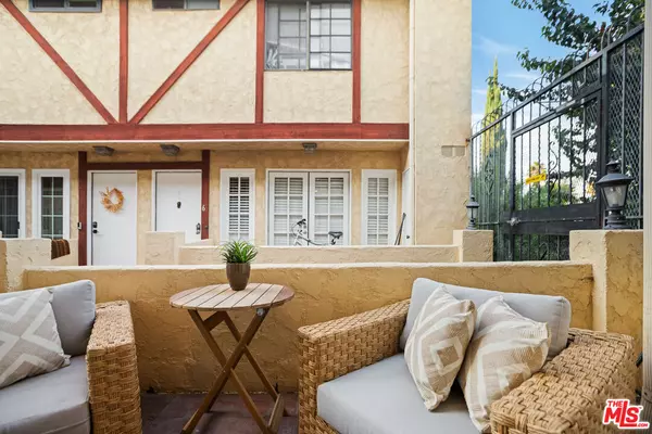 Van Nuys, CA 91405,7422 Hazeltine Ave #7