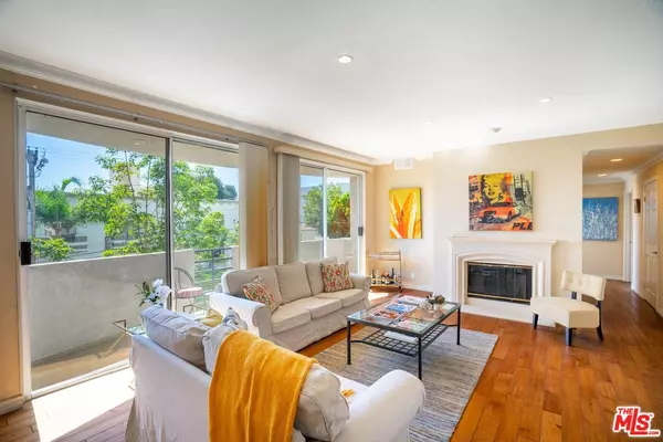 11535 Rochester Ave #202, Los Angeles, CA 90025