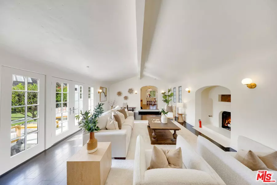 900 S Ridgeley Dr, Los Angeles, CA 90036