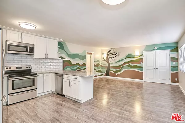 Reseda, CA 91335,6520 Shirley Ave #14