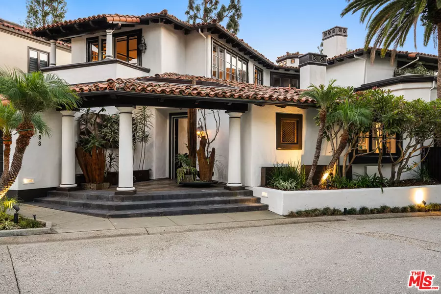 10288 Century Woods Dr, Los Angeles, CA 90067