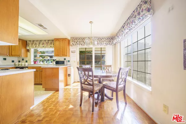 Chatsworth, CA 91311,10228 Hanna Ave