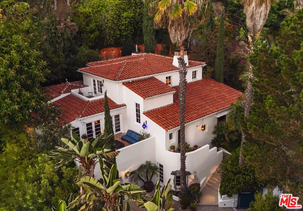 Los Angeles, CA 90069,8855 St Ives Dr