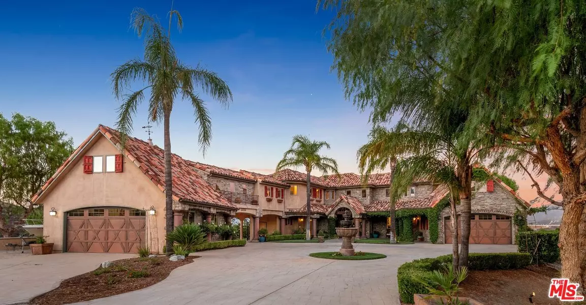 27023 Rolling Hills Ave, Canyon Country, CA 91387