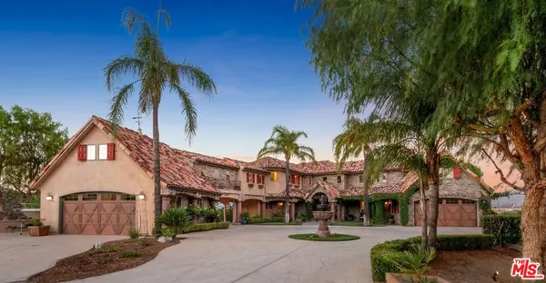 27023 Rolling Hills Ave, Canyon Country, CA 91387