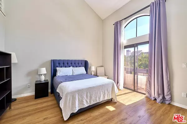 10929 Morrison St #4, North Hollywood, CA 91601