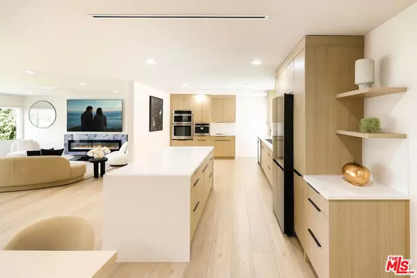 9425 Gierson Ave, Chatsworth, CA 91311