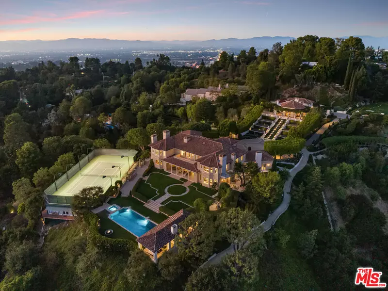 2911 Antelo View Dr, Los Angeles, CA 90077