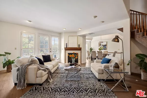 18135 Burbank Blvd #6, Tarzana, CA 91356