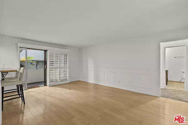 Los Angeles, CA 90066,5000 S Centinela Ave #128