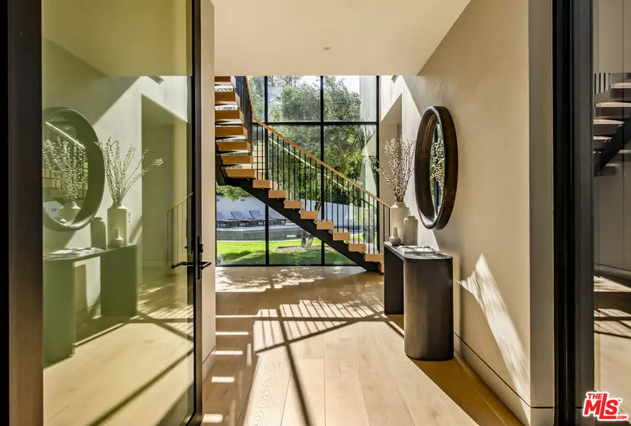 28869 Selfridge Dr, Malibu, CA 90265
