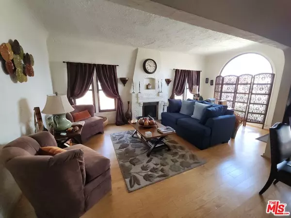 Los Angeles, CA 90047,1932 W 84th St