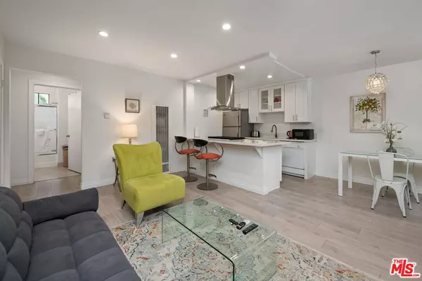 1934 18th St #2, Santa Monica, CA 90404