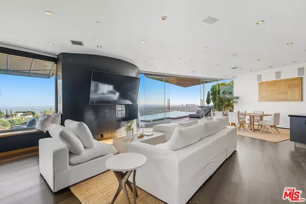 Los Angeles, CA 90069,1738 Viewmont Dr
