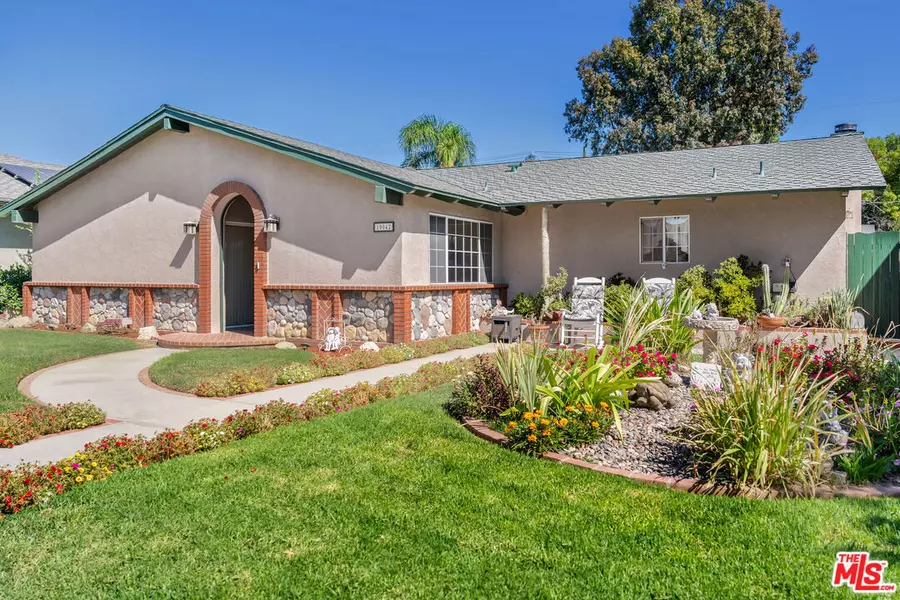10042 Sunnybrae Ave, Chatsworth, CA 91311