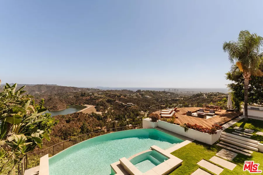 2028 Stradella Rd, Los Angeles, CA 90077