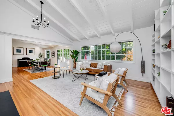 Sherman Oaks, CA 91423,4938 Morse Ave