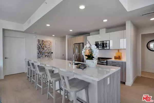 Los Angeles, CA 90005,2801 Sunset PL #1225