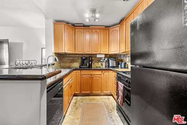 Culver City, CA 90230,6435 Green Valley Cir #214