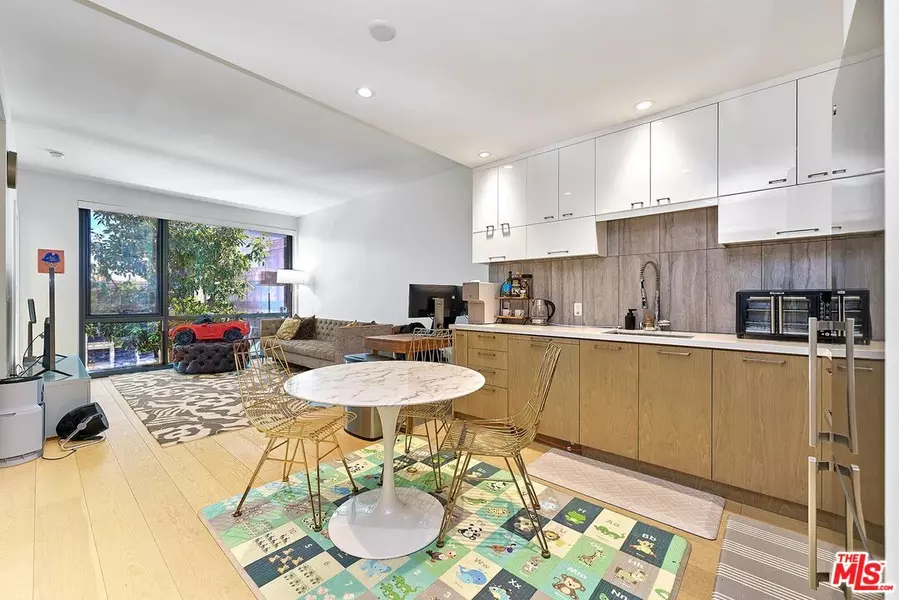 400 S Broadway #828, Los Angeles, CA 90013