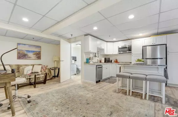 Santa Monica, CA 90404,2301 Santa Monica Blvd #102