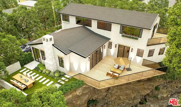 8921 Appian Way, Los Angeles, CA 90046