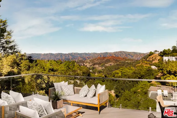 Los Angeles, CA 90046,8921 Appian Way