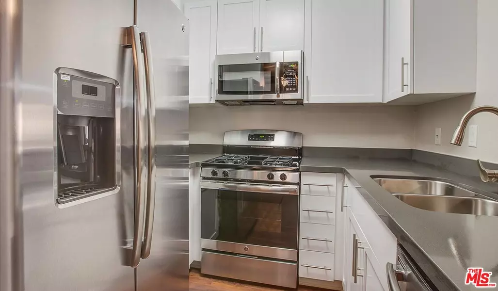 5736 N Las Virgenes Blvd #01-105, Calabasas, CA 91302