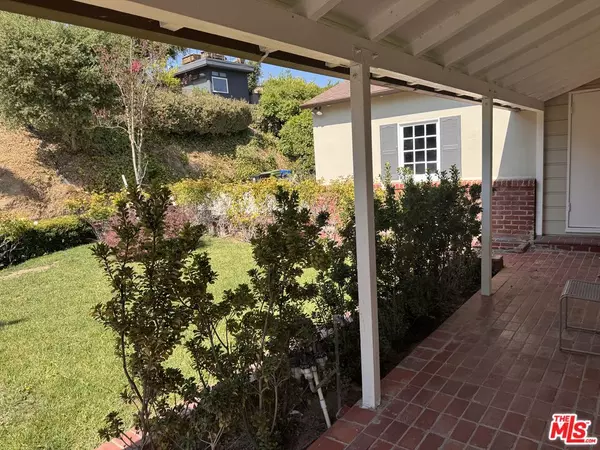 Los Angeles, CA 90039,2258 Moreno Dr