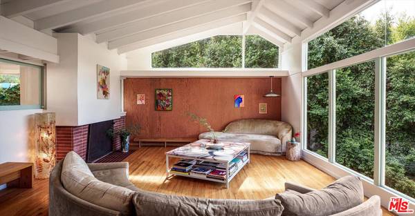 2764 Outpost Dr, Los Angeles, CA 90068