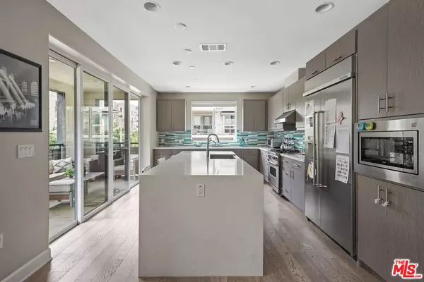 Los Angeles, CA 90094,12534 W FIELDING CIR #2