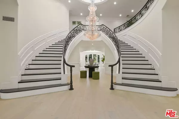 Los Angeles, CA 90049,11730 Stonehenge Ln