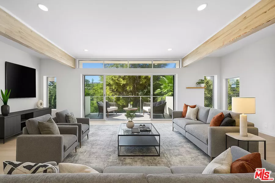 1591 Lindacrest Dr, Beverly Hills, CA 90210