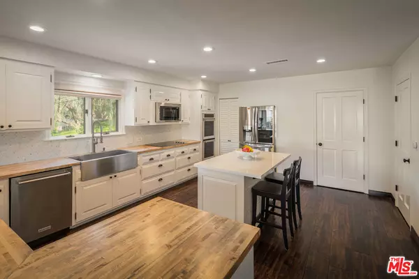 Woodland Hills, CA 91364,4713 N Bedel St